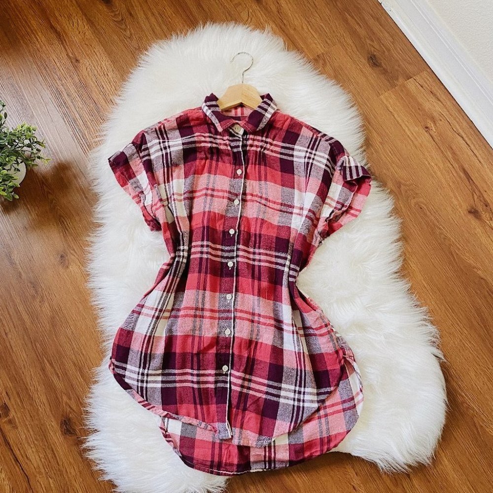 Aerie Short Sleeve Button-Down Shirt Plaid Red Size XS